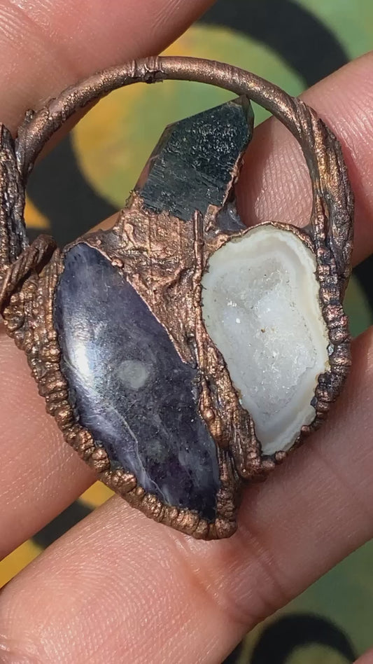 Chaorite, chlorite included quartz and geode